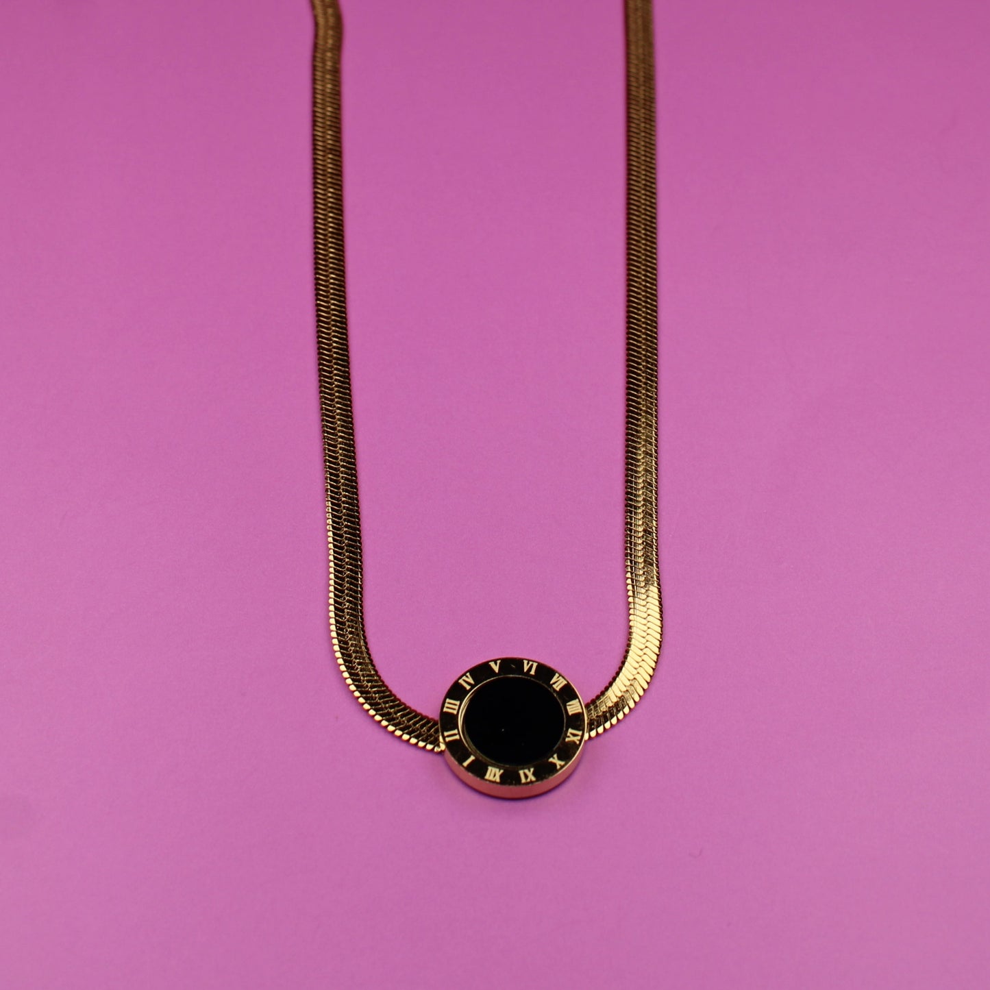 18K Gold Plated Oval Pendant Necklace – Timeless & Elegant – 18K Gold Plated, Perfect Gift for Her