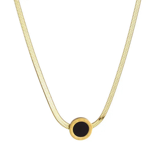 18K Gold Plated Oval Pendant Necklace – Timeless & Elegant